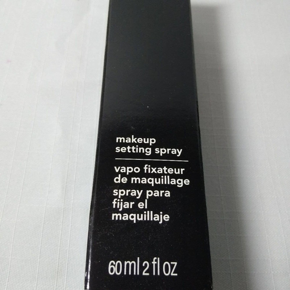 Makeup Setting Spray - Picture 2 of 3